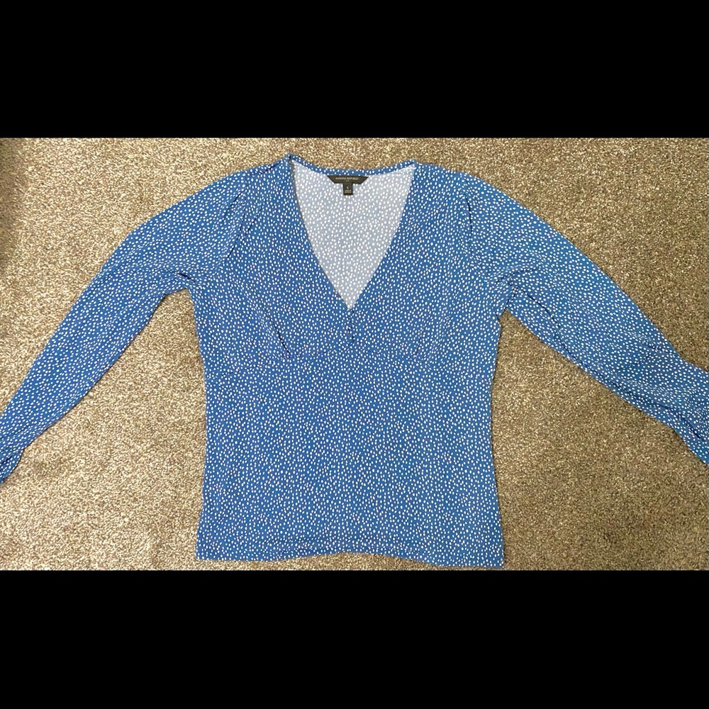 Banana republic polka dot long sleeve button front v neck top